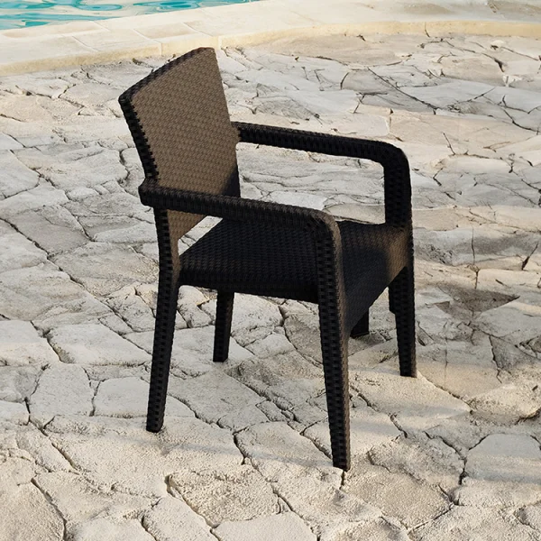 Sedia da giardino esterno bar dehors con braccioli polipropilene effetto rattan marrone scuro Maddy