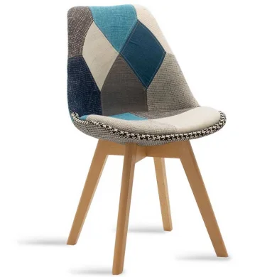 Sedia moderna stile scandinavo in tessuto patchwork blu gambe legno Efestino