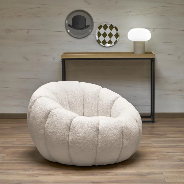 Poltrona imbottita in tessuto bouclé design moderno color crema Coccoluna