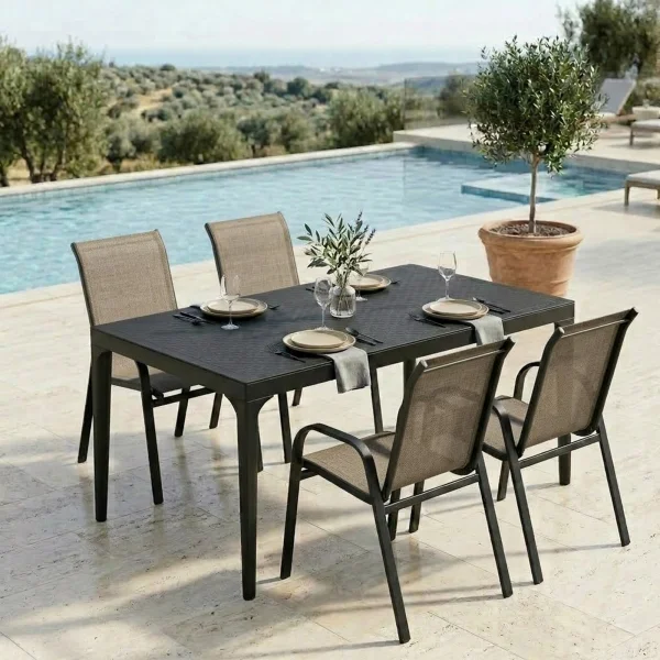 Set tavolo da giardino 150x90cm polipropilene antracite + 4 sedie impilabili in metallo nero e texilene beige Nava